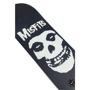 zero_skateboards_team_misfits_fiend_skull_gitd_8_25_5